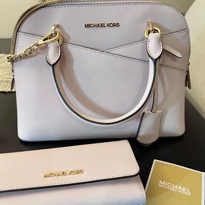 Michael Kors purse and matching wallet, light pink